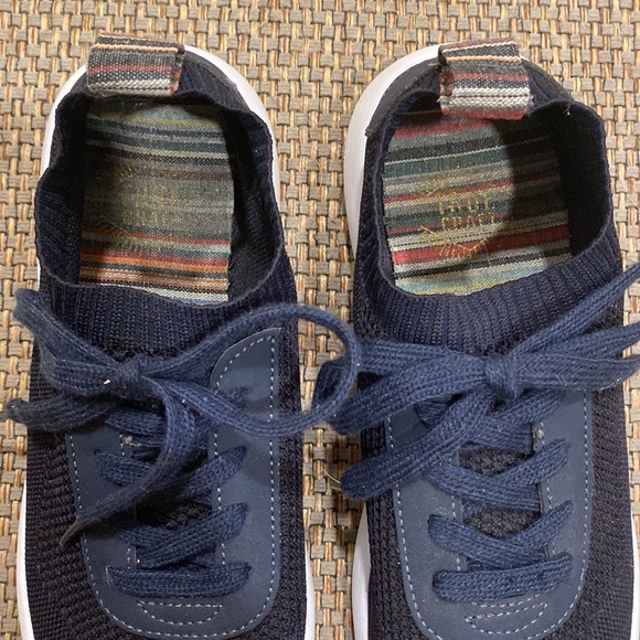 True Craft 7.5 Navy Sneakers - Picture 9 of 9